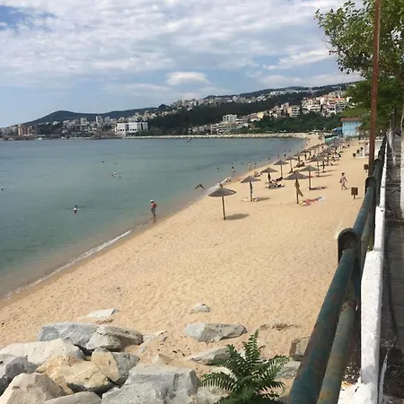Vakantiehuis Lucy's Adorable First Line Beachfront