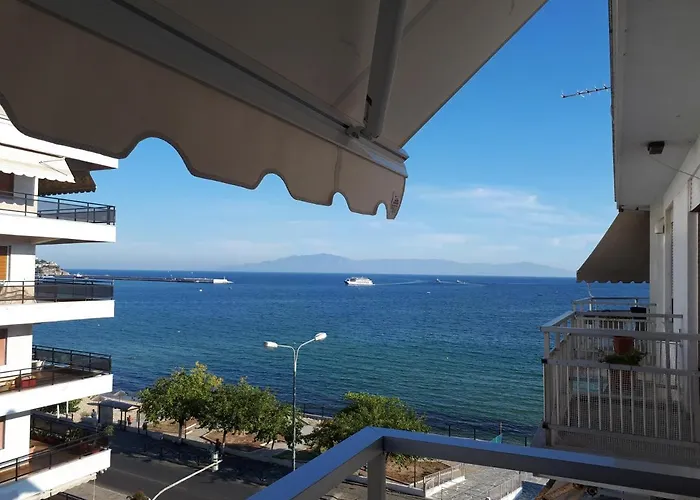 Lucy's Adorable First Line Beachfront Holiday home Kavala